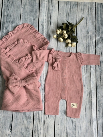 Купить оптом 335-П. Комплект из детского комбинезона, р 56 и конверта муслин, хлопок 100% 90/90 см, пудра в Подольске